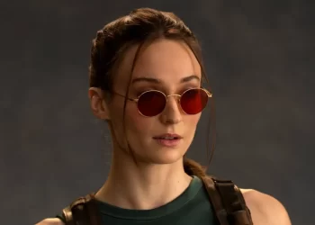 Sophie Turner debuta como Lara Croft: primera imagen y detalles de la serie Tomb Raider